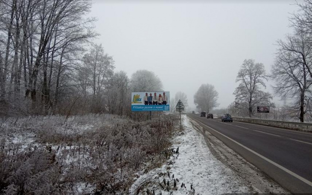 Щит 6x3,  а/д М10 Краківець Львів 18+750 км Ліворуч Вїзд в с.Страдч зі сторони м.Львів