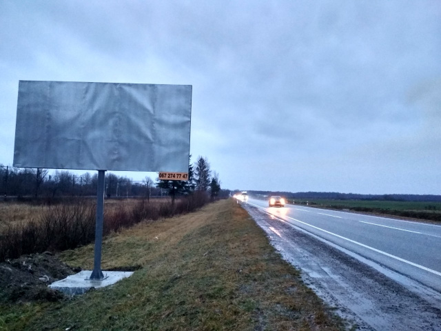 Щит 6x3,  а/д М06 Київ Чоп 600+100 км Праворуч Вїзд в  c.Пятничани