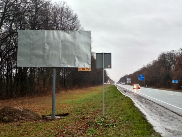 Щит 6x3,  а/д М06 Київ Чоп 609+700 км Ліворуч Вїзд в  м.Стрий перед постом Поліції