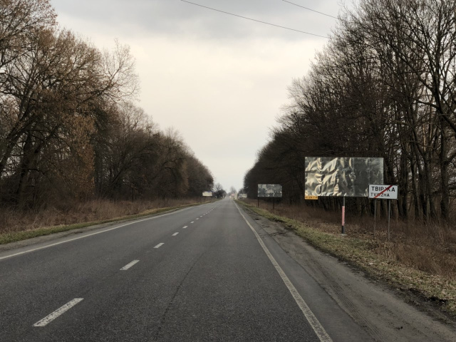 Щит 6x3,  а/д М11  Львів Шигин 57+900 ліворуч Мостиський р-н перед м.Мостиська