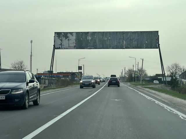 Міст 18x3, а/д М10 Краківець Львів 11+267 км,смт.Рясне Руське, виїзд(рух) в сторону кордону Міст 18x3, а/д М10 Краківець Львів 11+267 км,смт.Рясне Руське, виїзд(рух) в сторону кордону