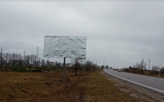 Щит 6x3, а/д М10 Краківець Львів 42+200 км Ліворуч Вїзд в с.Тернавиця зі сторони м.Яворів Щит 6x3, а/д М10 Краківець Львів 42+200 км Ліворуч Вїзд в с.Тернавиця зі сторони м.Яворів