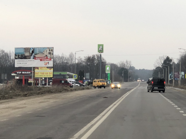 Щит 6x3,  а/д М10 Краківець Львів 34+300 км Праворуч,обїзна дорого м.Новояворівськ біля АЗА ОККО та WOG