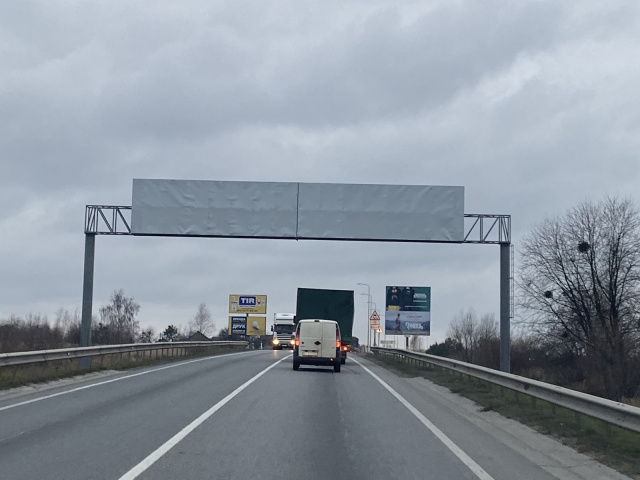 Міст 18x3, а/д М06 Київ Чоп 546+820км Пасіки-Зубрицькі, від давидівського моста в сторону Леокераміки Міст 18x3, а/д М06 Київ Чоп 546+820км Пасіки-Зубрицькі, від давидівського моста в сторону Леокераміки