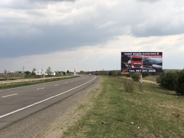 Щит 6x3, а/д М10 Краківець Львів 67+950 км ліворуч смт.Краківець перед митним переходом Краківець Щит 6x3, а/д М10 Краківець Львів 67+950 км ліворуч смт.Краківець перед митним переходом Краківець