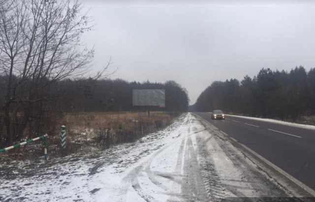 Щит 6x3, а/д М10 Краківець Львів 26+150 км праворуч Вїзд в смт.Івано-Франкове з м.Новояворівськ Щит 6x3, а/д М10 Краківець Львів 26+150 км праворуч Вїзд в смт.Івано-Франкове з м.Новояворівськ
