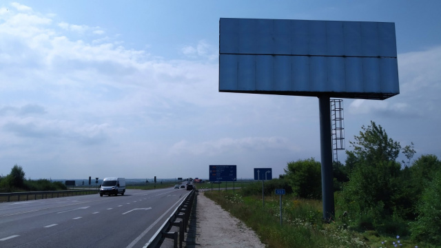 Суперборд 12x5, а/д М06 Київ Чоп 552+690км біля Ашану, поворот на стадіон, навпроти готелю Катерина Суперборд 12x5, а/д М06 Київ Чоп 552+690км біля Ашану, поворот на стадіон, навпроти готелю Катерина